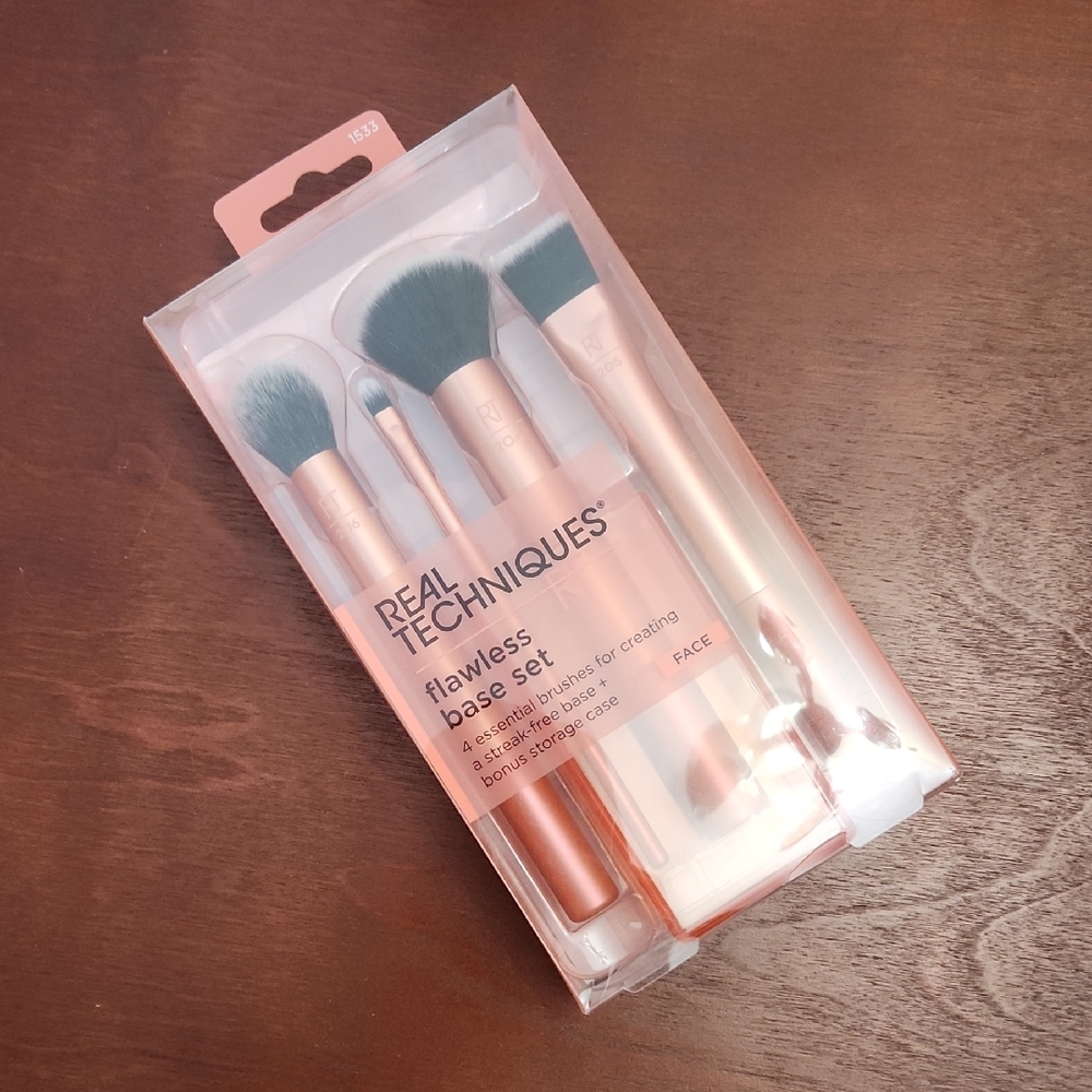 Real Techniques Face Base Set with Rose Gold and Black Brushes